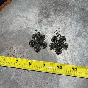 1.5” flower dangles
